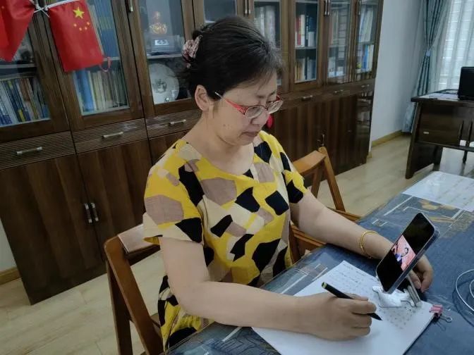 01.jpg 图片